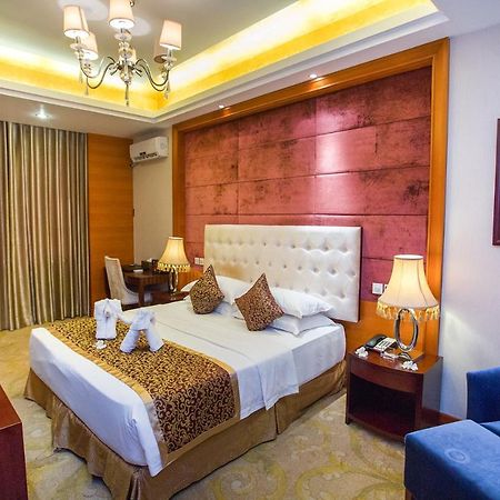 Dork Jumpa Hotel Виентиане Екстериор снимка