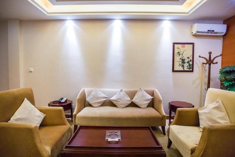 Dork Jumpa Hotel Виентиане Екстериор снимка