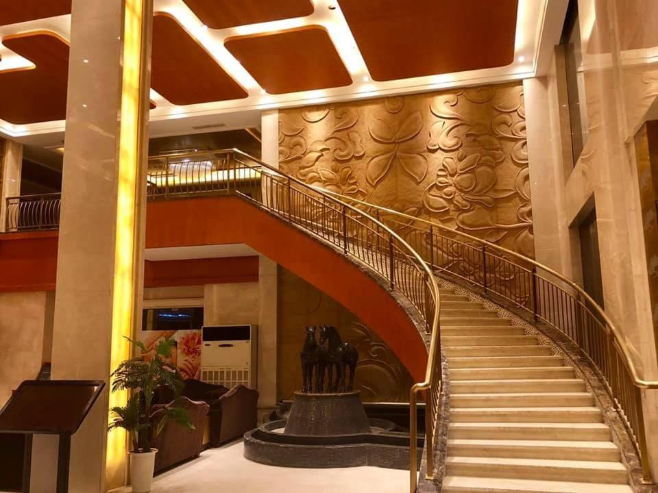 Dork Jumpa Hotel Виентиане Екстериор снимка