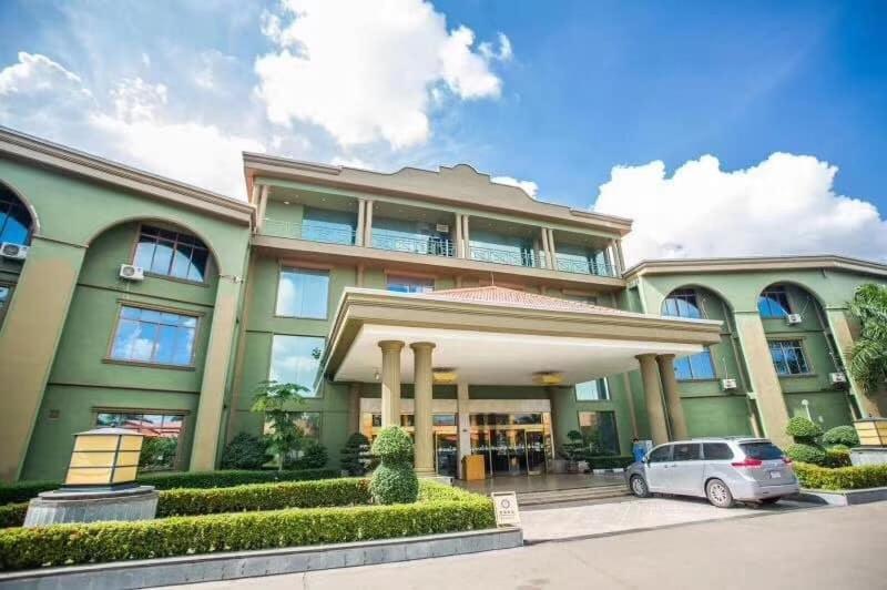 Dork Jumpa Hotel Виентиане Екстериор снимка