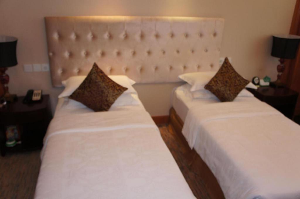 Dork Jumpa Hotel Виентиане Екстериор снимка