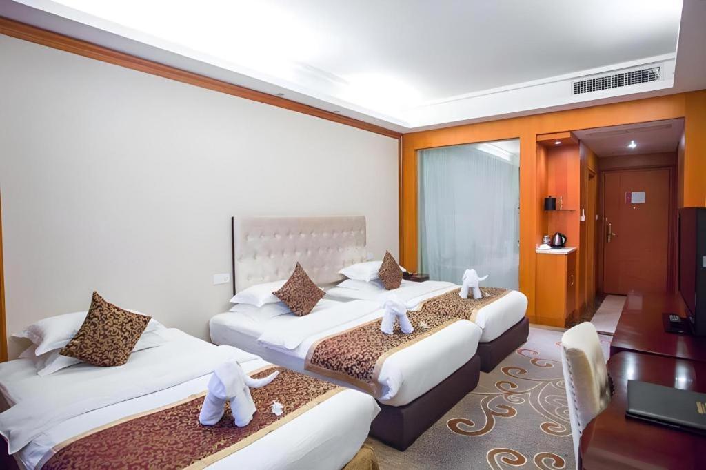 Dork Jumpa Hotel Виентиане Екстериор снимка