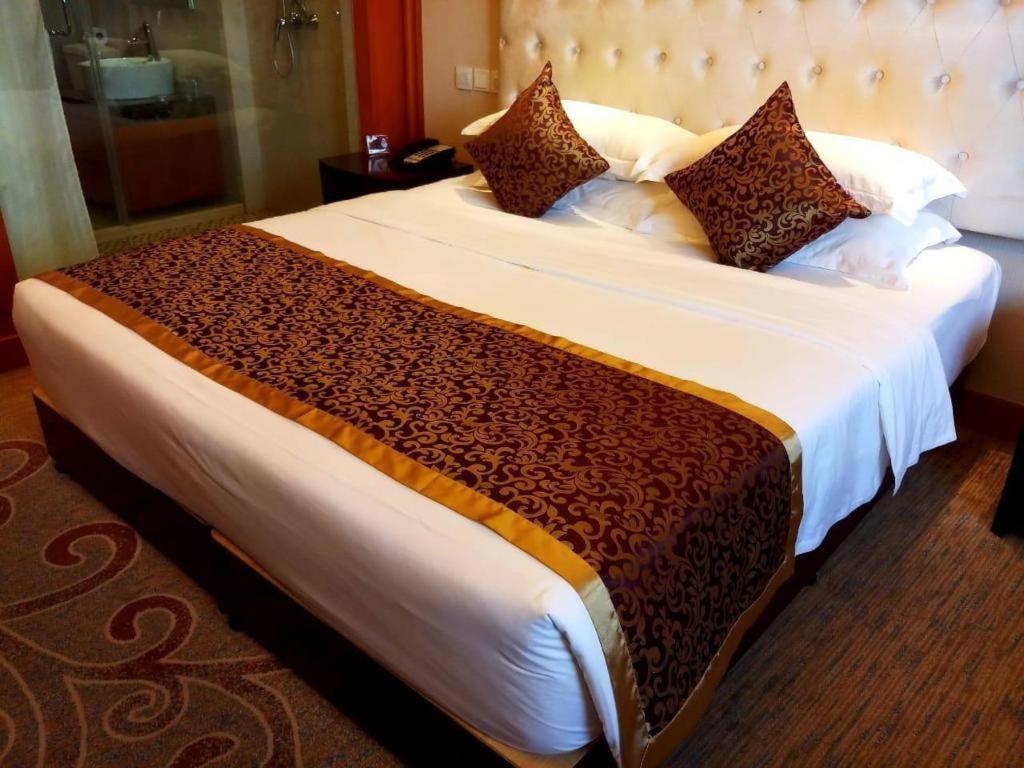 Dork Jumpa Hotel Виентиане Екстериор снимка