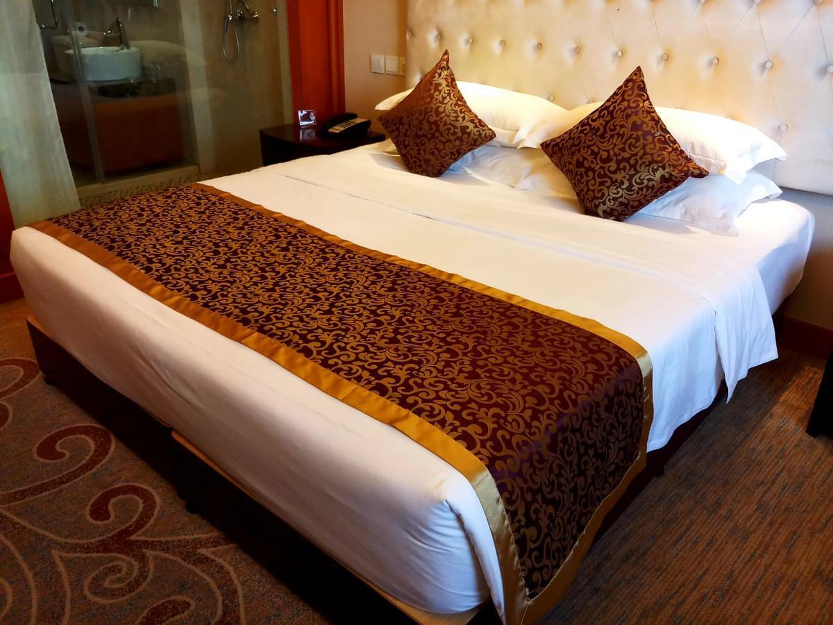 Dork Jumpa Hotel Виентиане Екстериор снимка