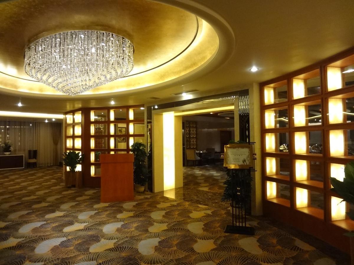 Dork Jumpa Hotel Виентиане Екстериор снимка